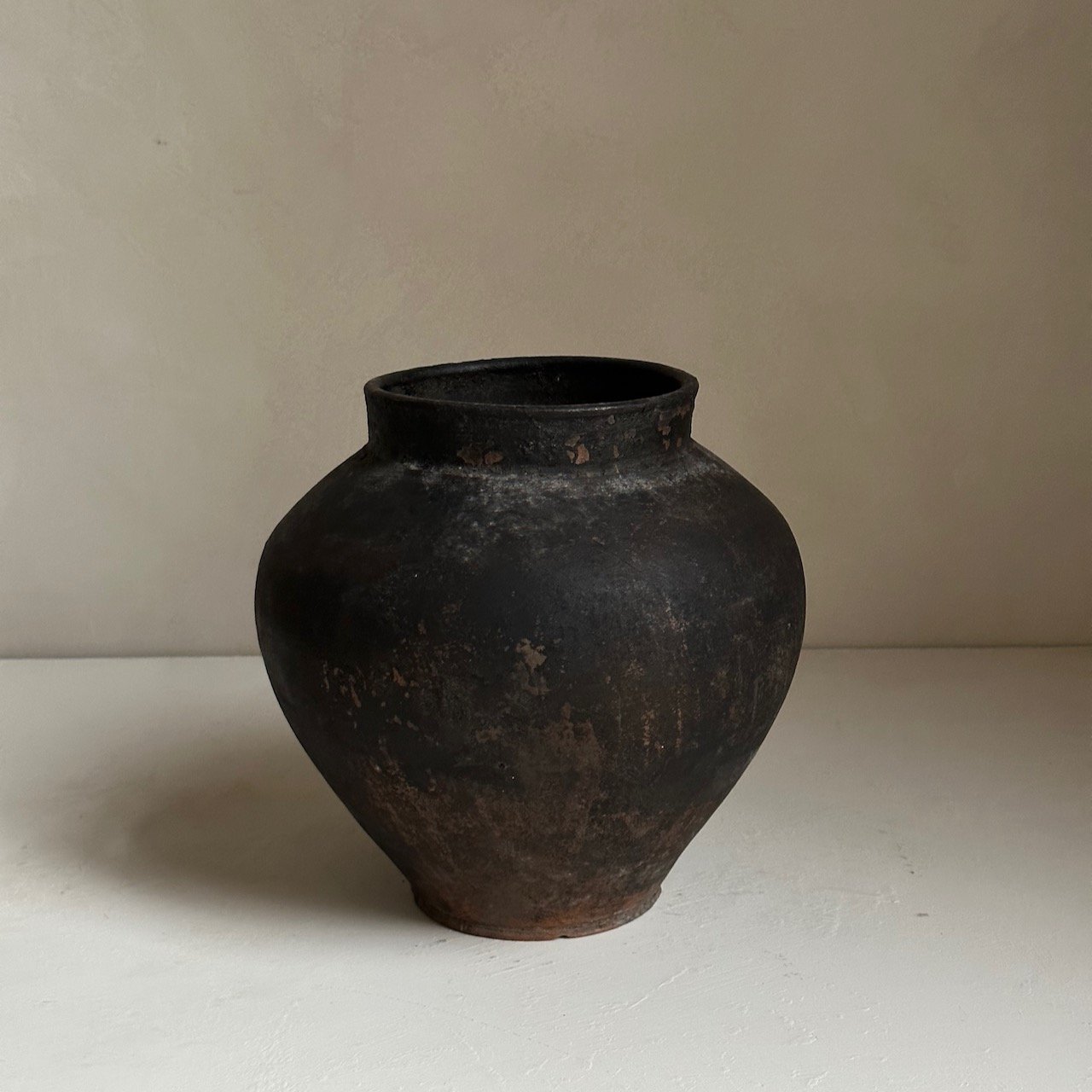 Rustic earthenware pot - - 52.jpeg