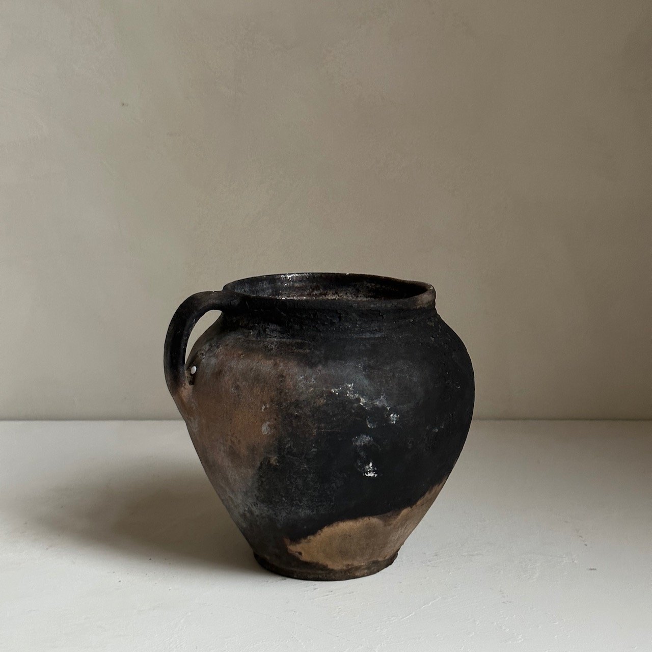 Rustic earthenware pot - - 71.jpeg