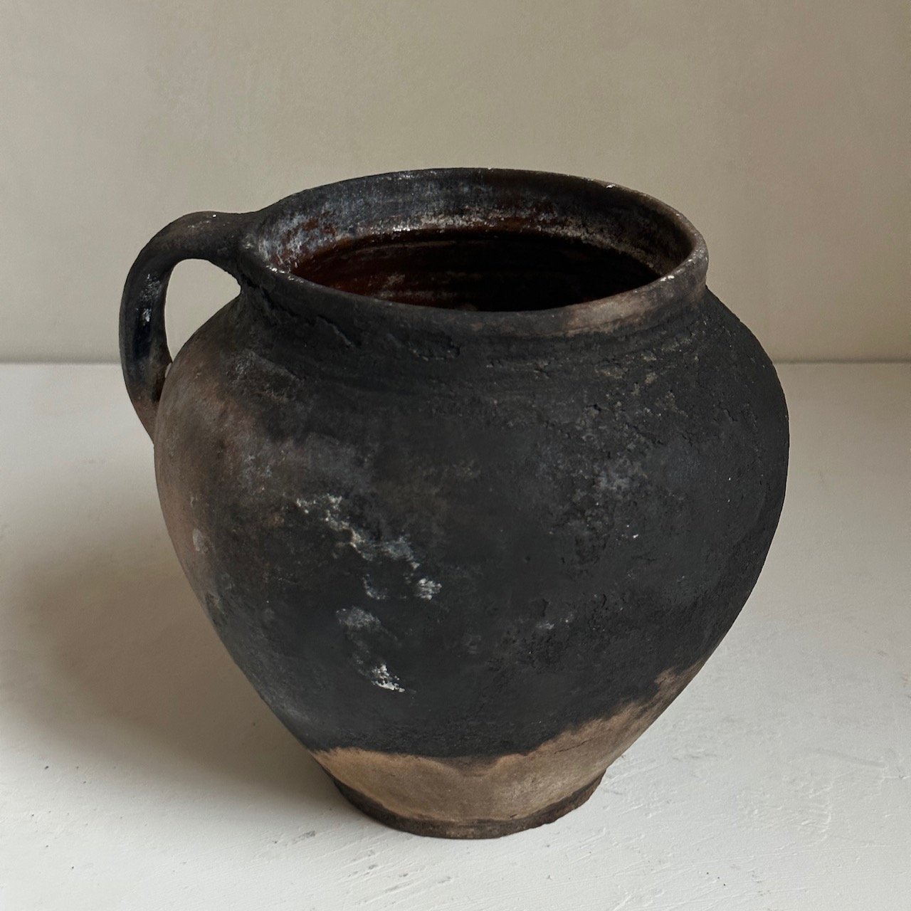 Rustic earthenware pot - - 73.jpeg