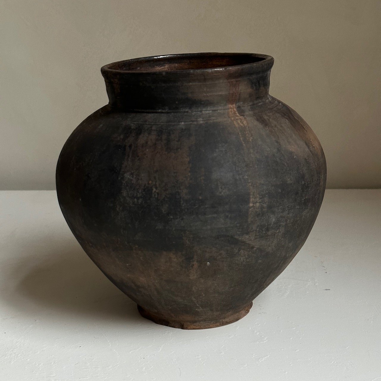 Rustic earthenware pot - - 3.jpeg