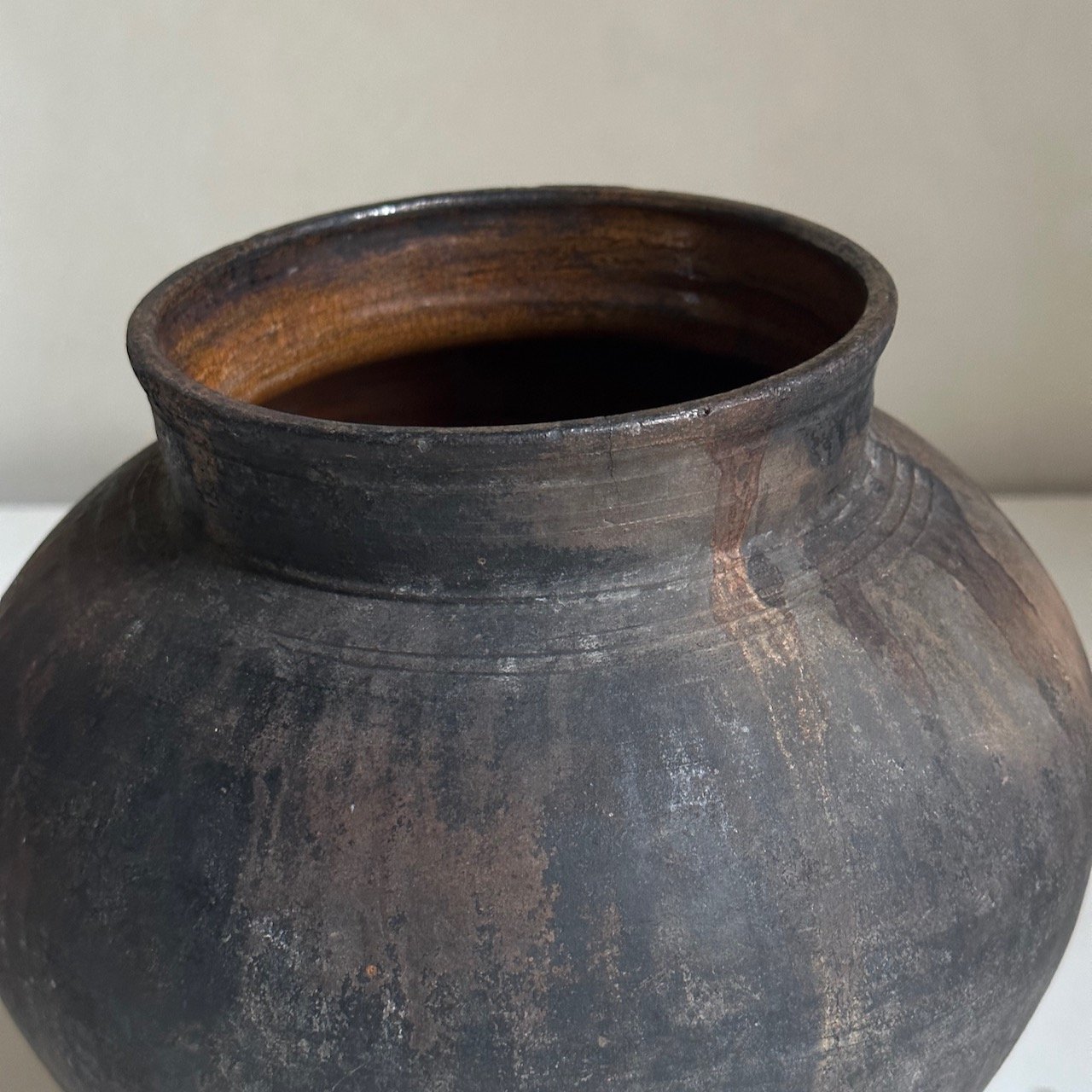 Rustic earthenware pot - - 5.jpeg