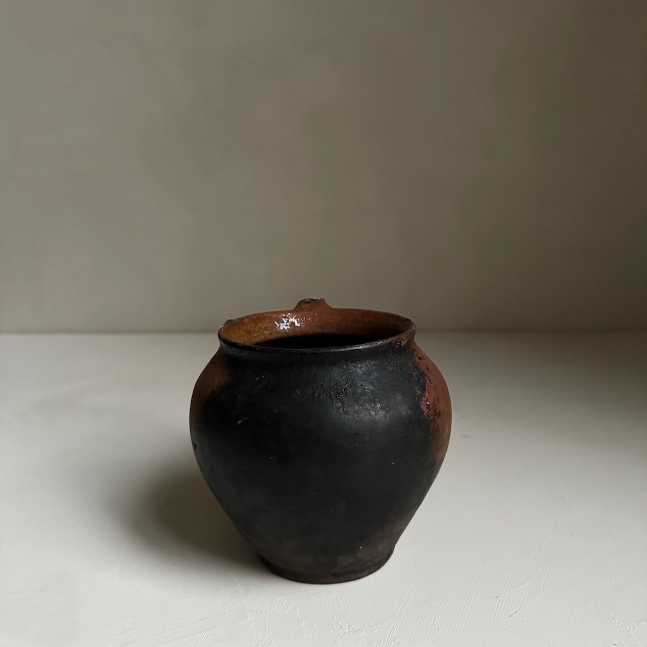 Rustic earthenware pot - - 110.jpeg