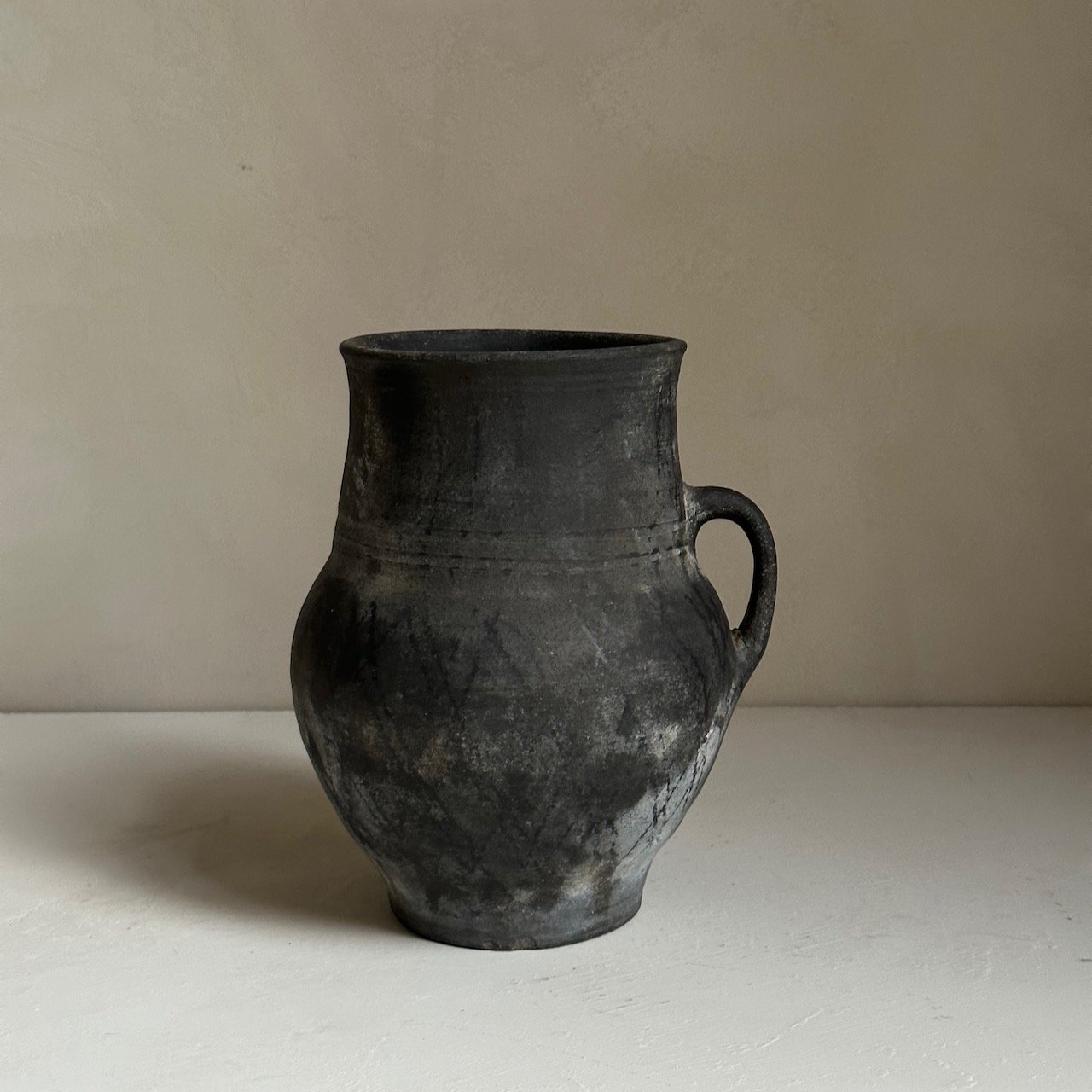 Rustic earthenware pot - - 99.jpeg