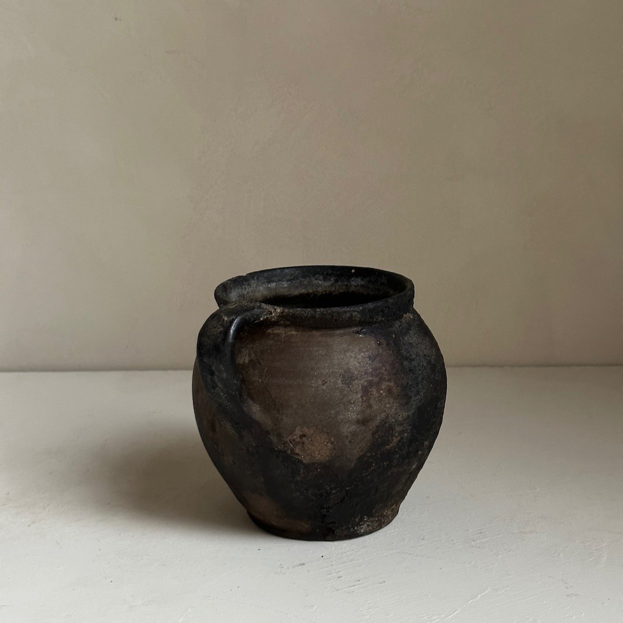 Rustic earthenware pot - - 83.jpeg