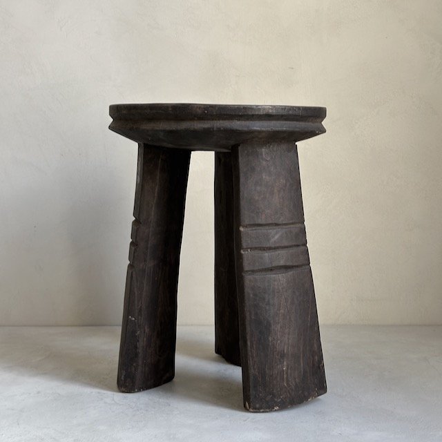 270422 AfricanCoffee grinder, stools and bowls - 79.jpeg
