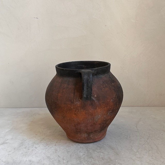 080624 Rustic antique pots - 29.jpeg