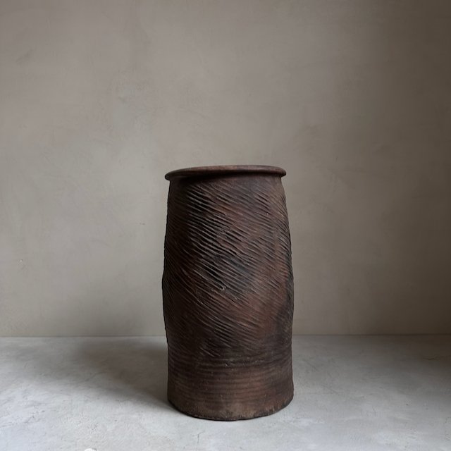 240615 Antique vase - 11.jpeg