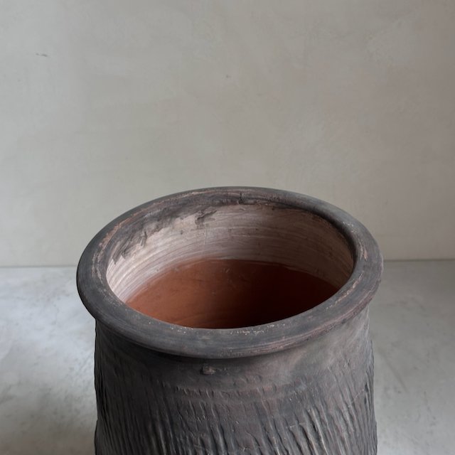 240615 Antique vase - 40.jpeg