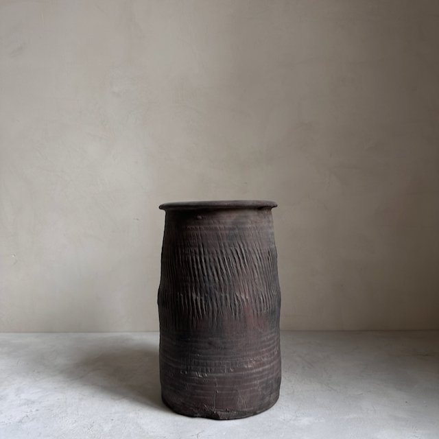 240615 Antique vase - 37.jpeg