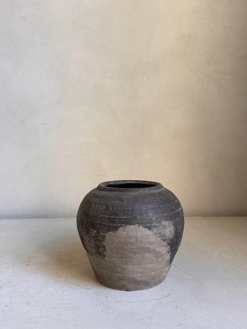 2500306 Antique pots - 7.jpeg