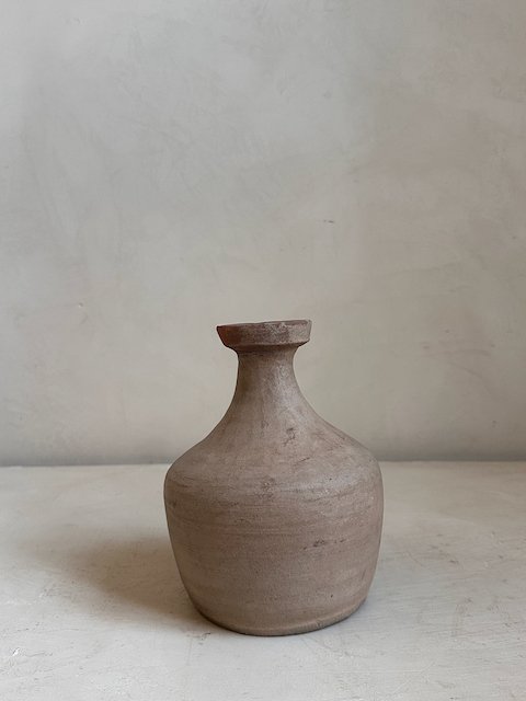 2500306 Antique pots - 101.jpeg