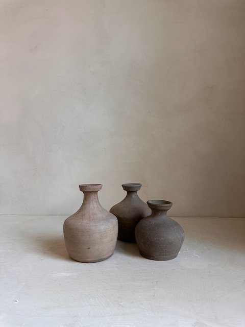 2500306 Antique pots - 121.jpeg