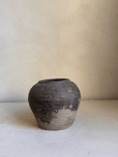 2500306 Antique pots - 3.jpeg