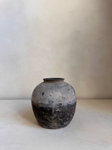 2500306 Antique pots - 14.jpeg