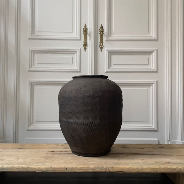 240816 Antique pots - 12.jpeg