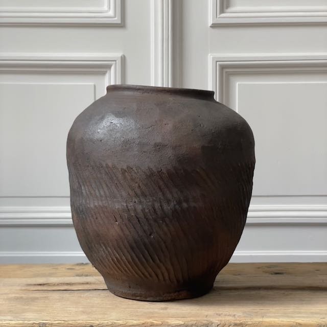 240816 Antique pots - 17.jpeg