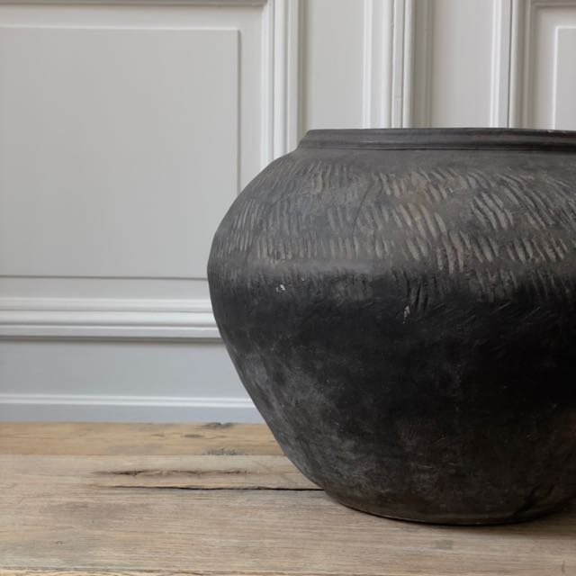 240816 Antique pots - 41.jpeg