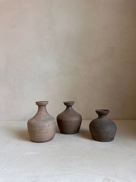 2500306 Antique pots - 124.jpeg