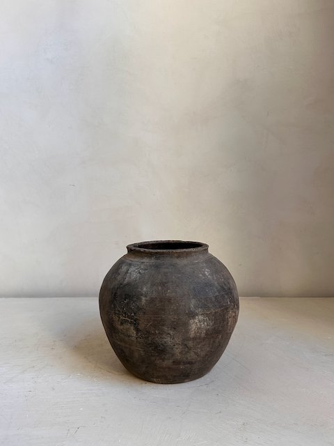 2500306 Antique pots - 40.jpeg