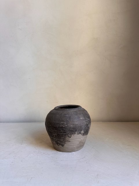 2500306 Antique pots - 2.jpeg