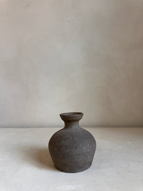 2500306 Antique pots - 108.jpeg
