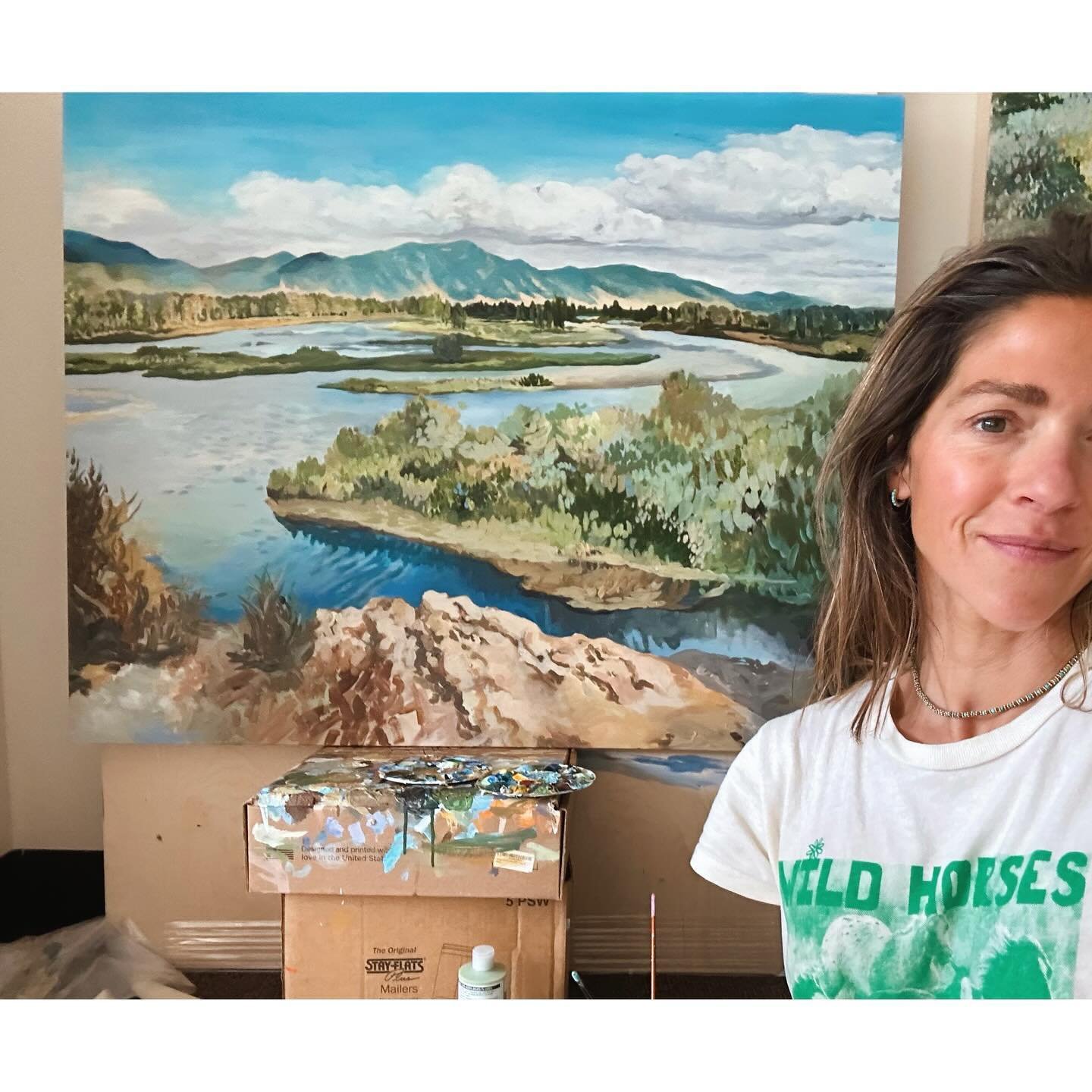 Whelp selfies clearly aren&rsquo;t my forte uni-👁️ especially early morning ones but wanted to share the progress on this painting. 

Any ideas where this scene is or what river this could be&hellip;?
 

#landscapepainting #landscapepainter #cubbywe