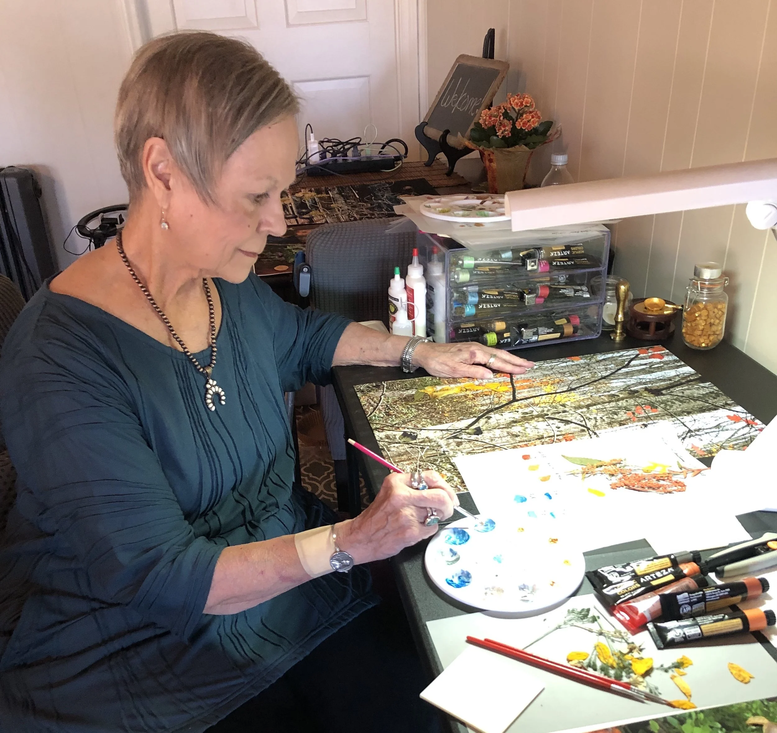 Lynda Wright painting.jpg