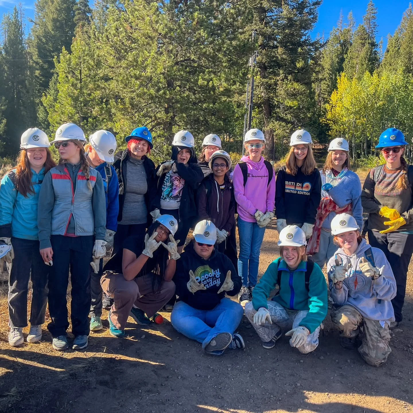 89 volunteers, one HUGE day of trail love! ❤️ 
Last Tuesday, Sage International School&rsquo;s 8th graders (plus their awesome teachers + chaperones) joined us for the 3rd year in a row to give back to our local trails.

With so many helping hands, w