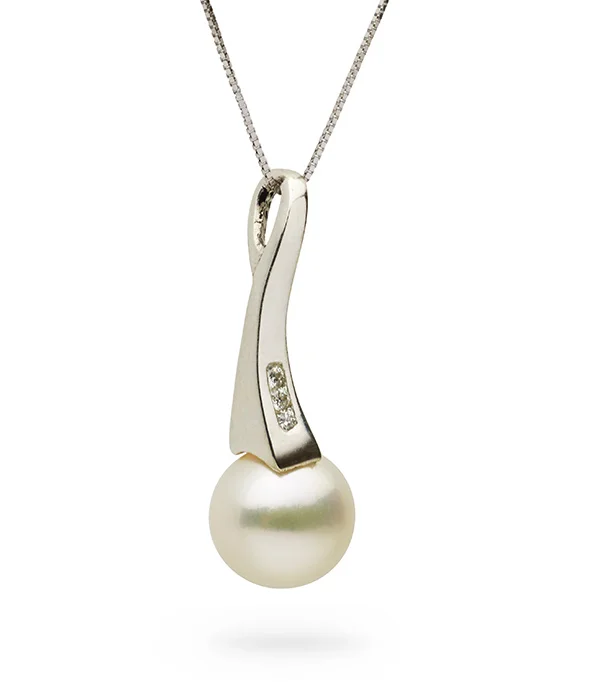 Three Diamond Rapture Pendant Freshwater Discounted Pearls.jpg