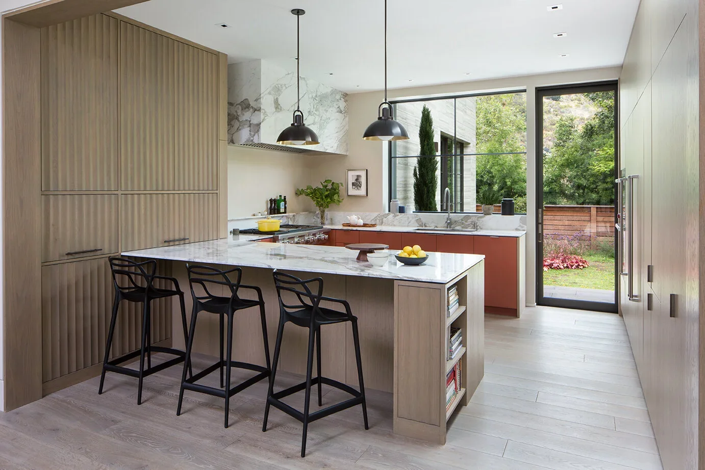 Contemporary-Wood-Marble-Kitchen-Island-Seating-Perfitt-Richards-Interior-Design.webp