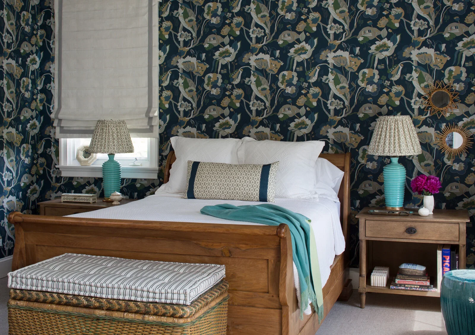 bold-wallpaper-eclectic-bedroom-interior-design-perfitt-richards.webp