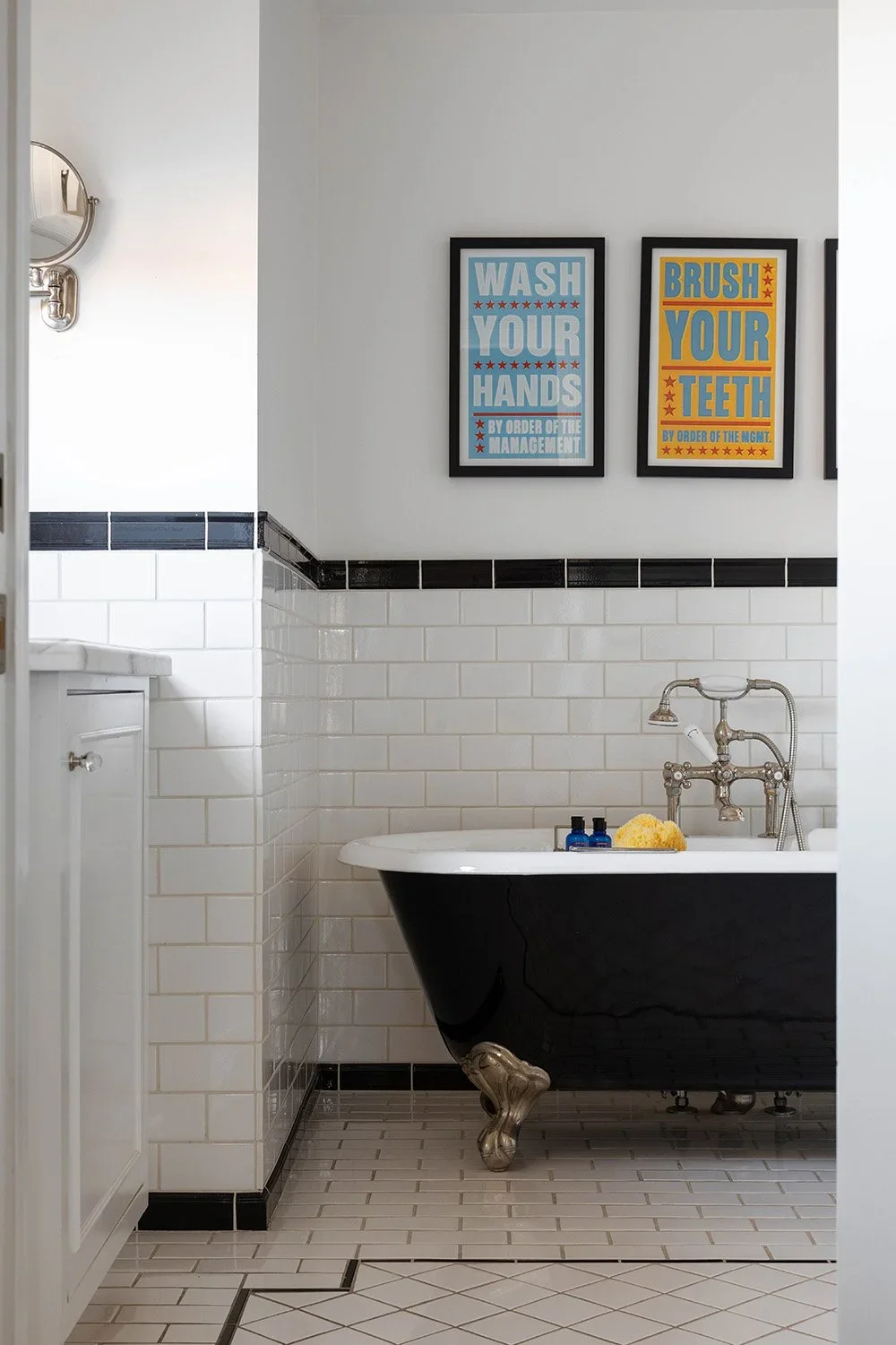 11-vintage-bathroom-design-with-claw-foot-tub-perfitt-richards-interior-design.webp