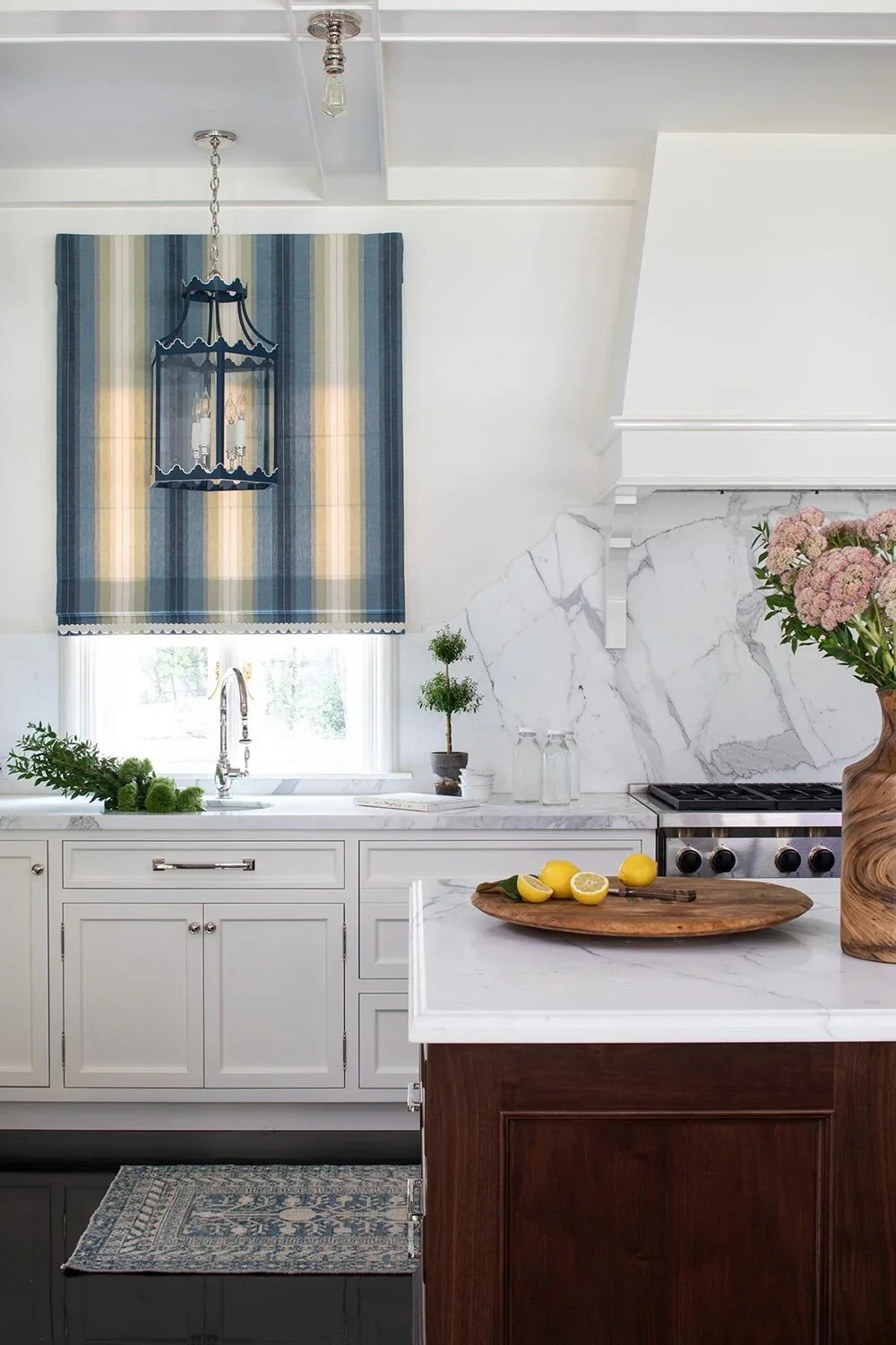 Kitchen-Sink-Range-Island-Perfitt-Richards-Design.webp