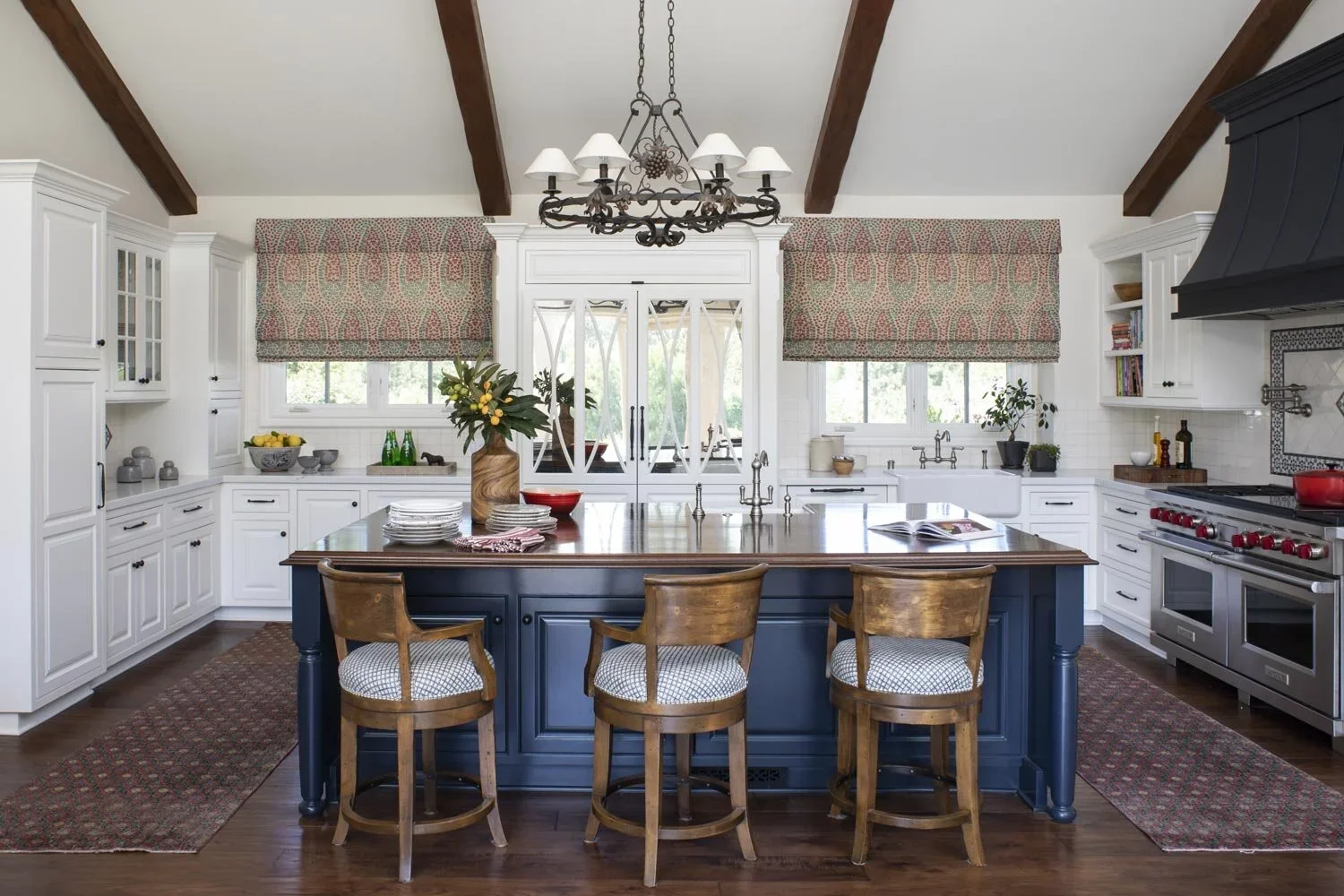Traditional-Kitchen-White-Blue-Perfitt-Richards-Design.webp