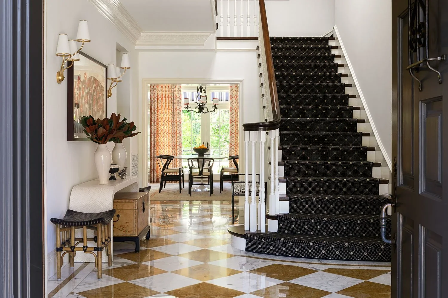01-foyer-and-staircase-perfitt-richards-interior-design.webp