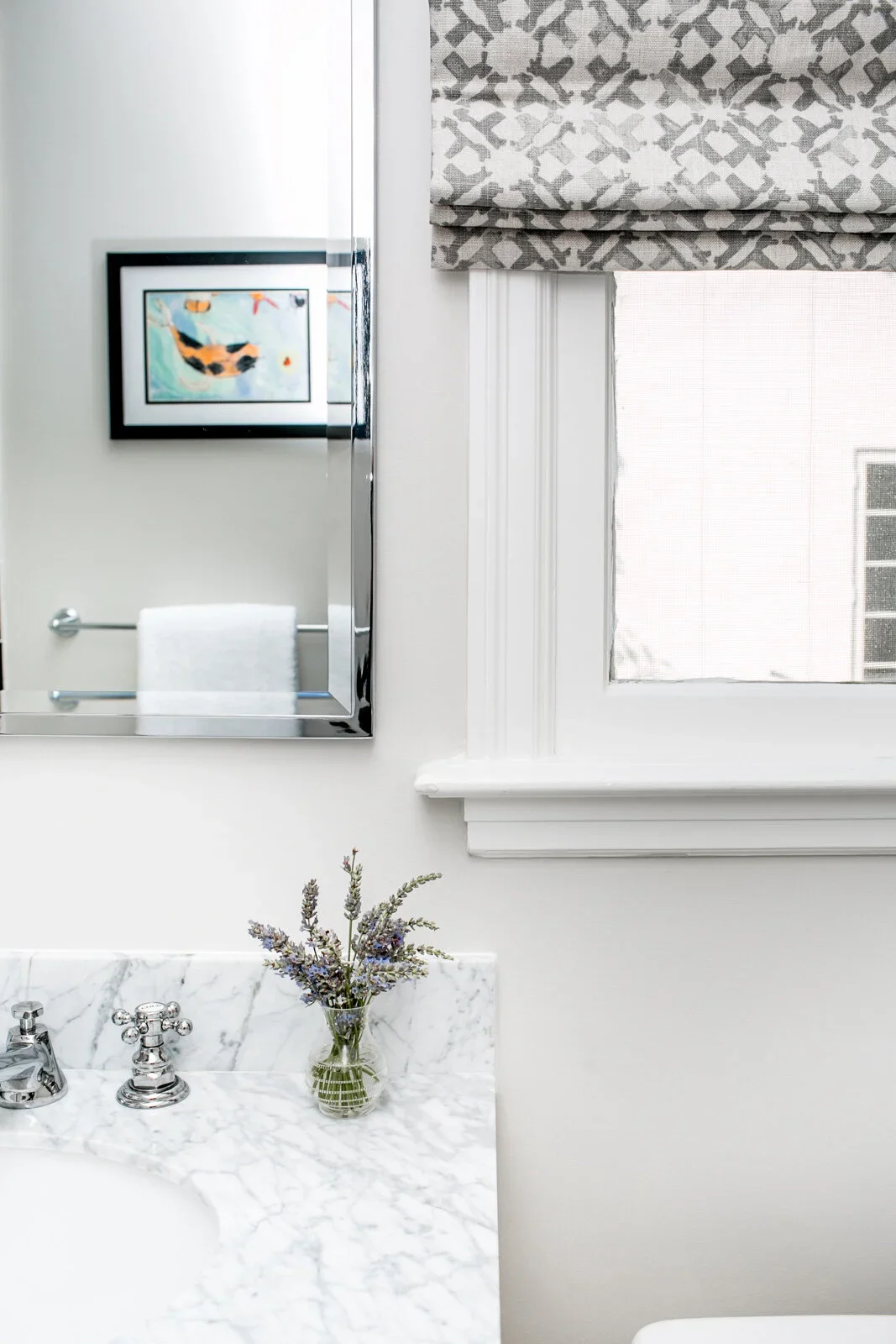 Marble-Countertop-Roman-Shade-Bathroom-Interior-Design-Perfitt-Richards.webp