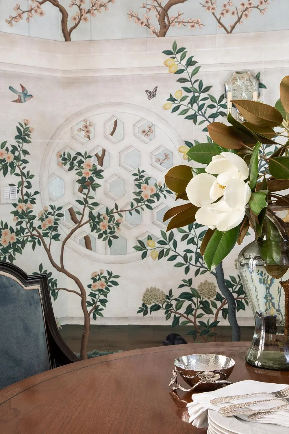 Antique-Inspired-Wallpaper-Dining-Room-Perfitt-Richards-Design.webp