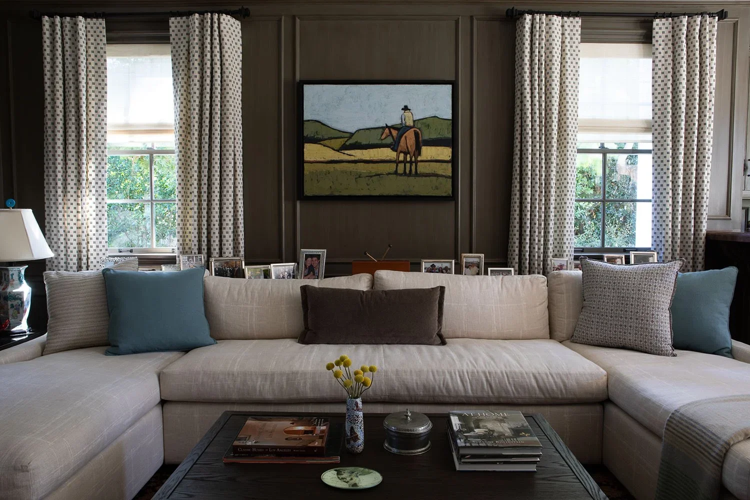 19-living-room-perfitt-richards-interior-design.webp