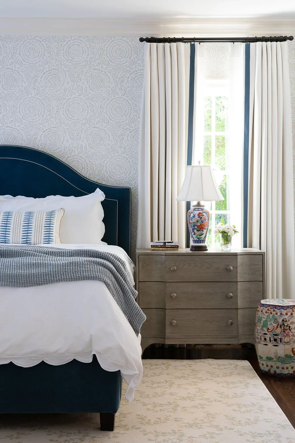 24-Blue-and-white-primary-bedroom-perfitt-richards-interior-design.webp