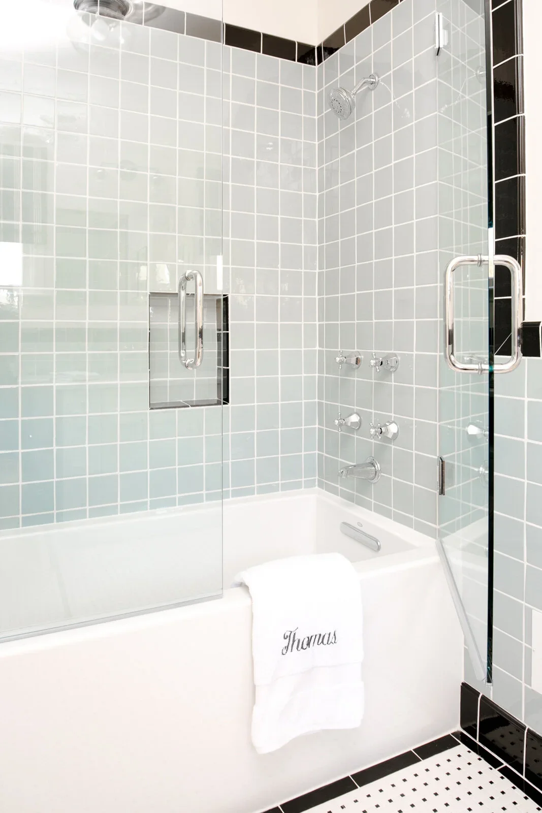 Traditional-Bathroom-Design-Black-gray-Subway-Tile-Tub-Shower-Perfitt-Richards.webp