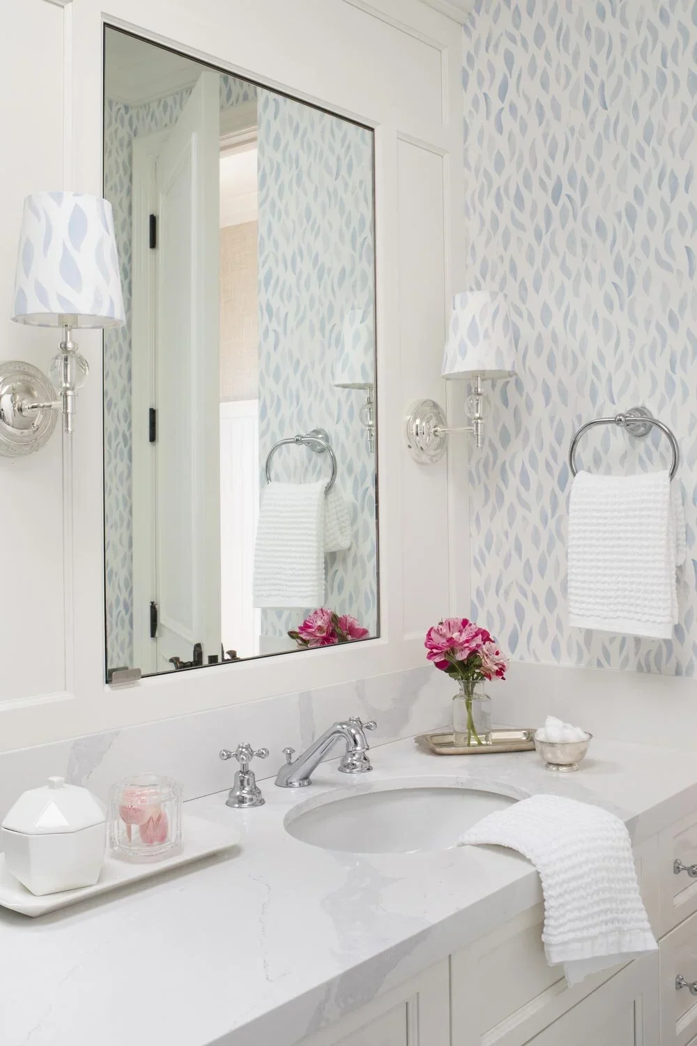 Girls-Bathroom-Perfitt-Richards-Design.webp