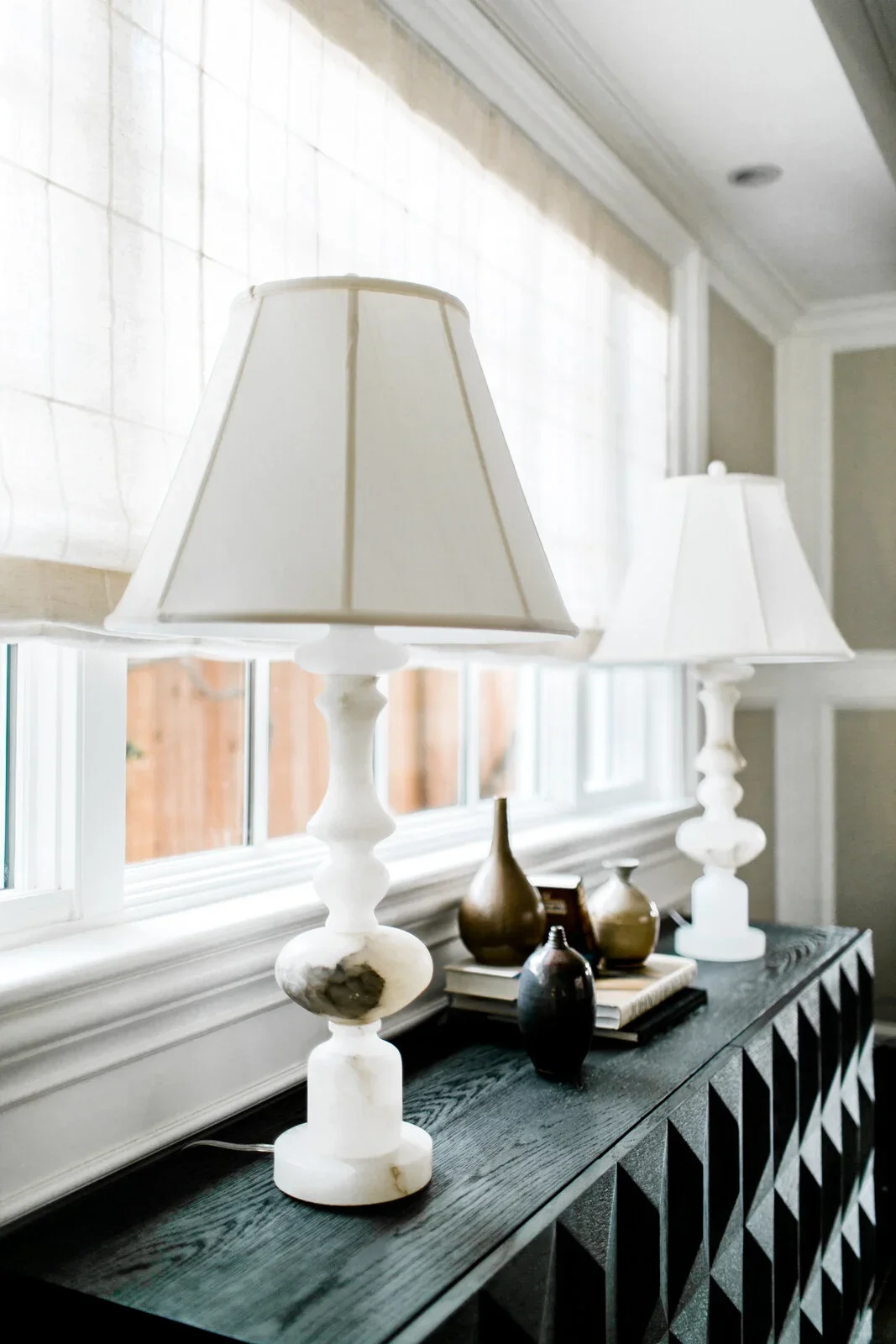 Marble-Lamp-Base-Contemporary-Sideboard-Perfitt-Richards-Interior-Design.webp