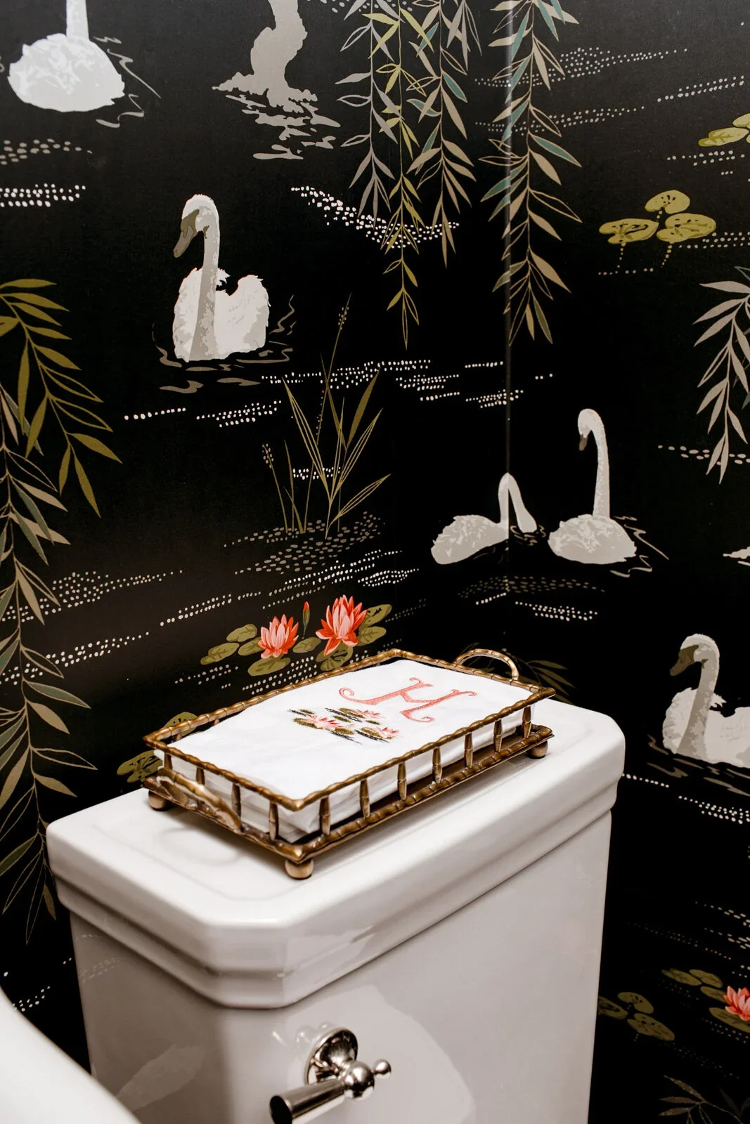 Swan-Wallpaper-Black-Bathroom-Design-Perfitt-Richards.webp