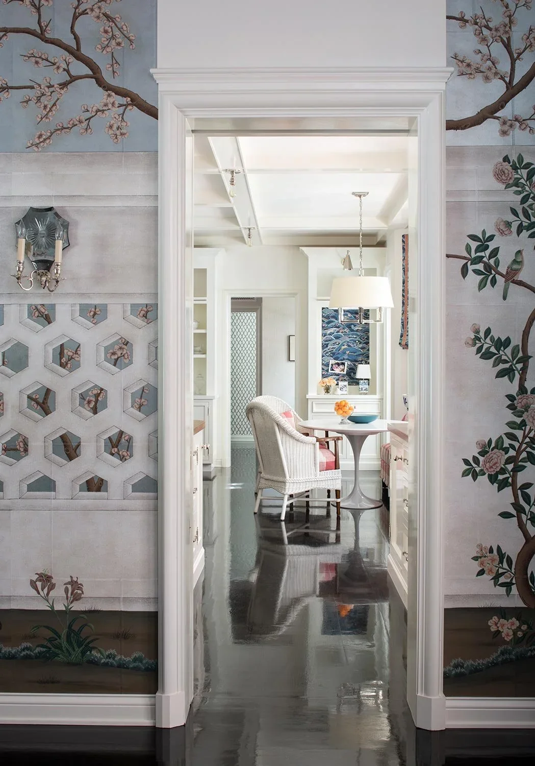 Traditional-Dining-Room-Kitchen-Perfitt-Richards-Design.webp