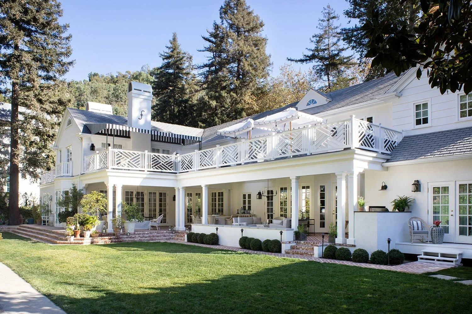 Traditional-Home-Back-Porch-Perfitt-Richards-Design.webp
