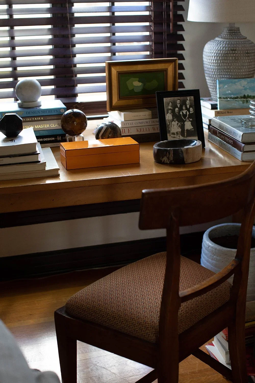 03-eclectic-desktop-perfitt-richards-interior-design.webp