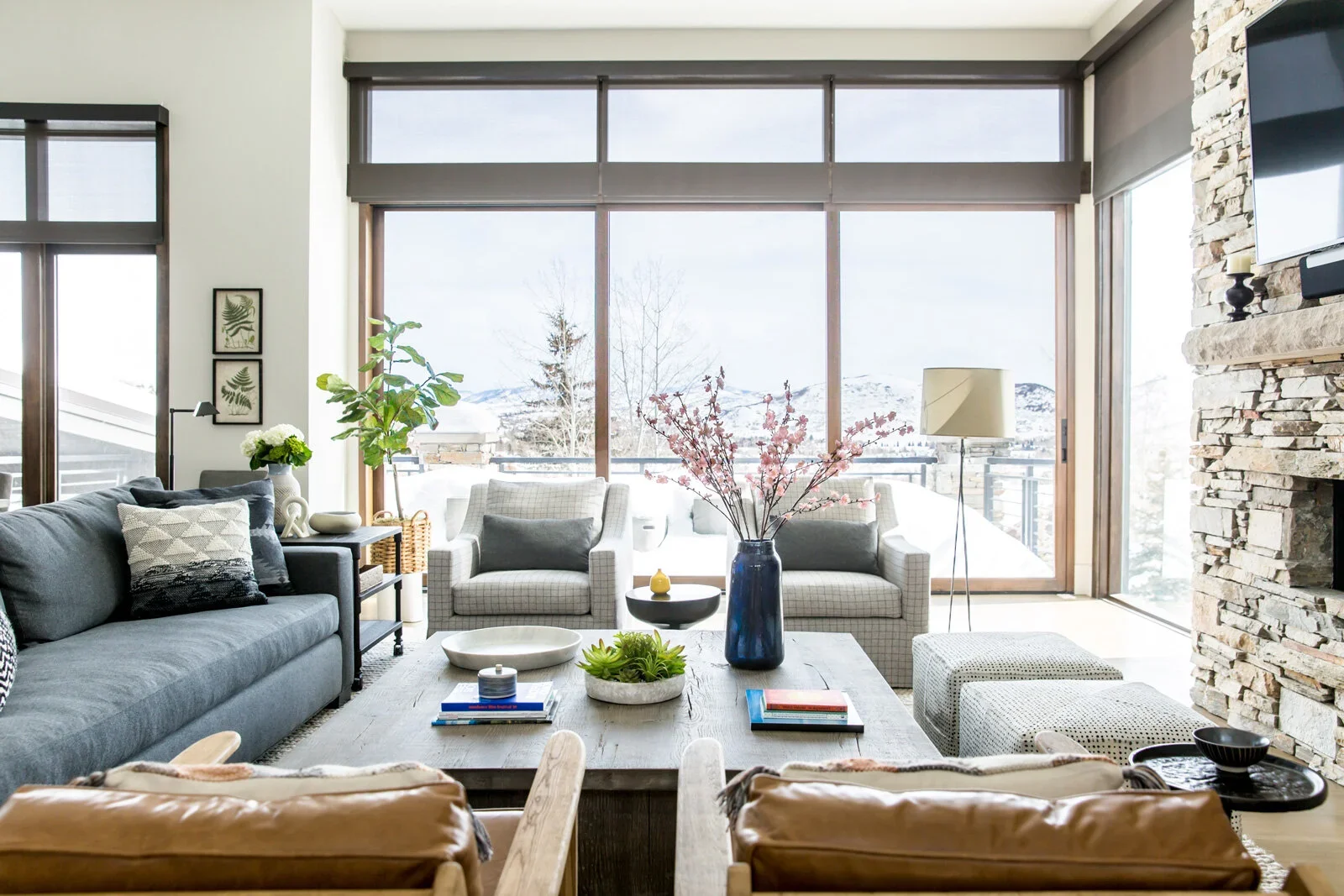 Contemporary-Vacation-Home-Rustic-Steel-Windows-Leather-Perfitt-Richards-Interior-Design.webp