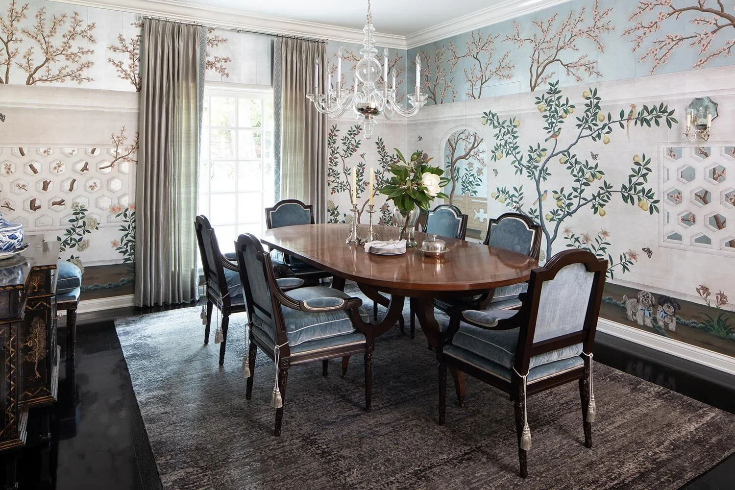 Traditional-Dining-Room-Antique-Wallpaper-Perfitt-Richards-Design.webp
