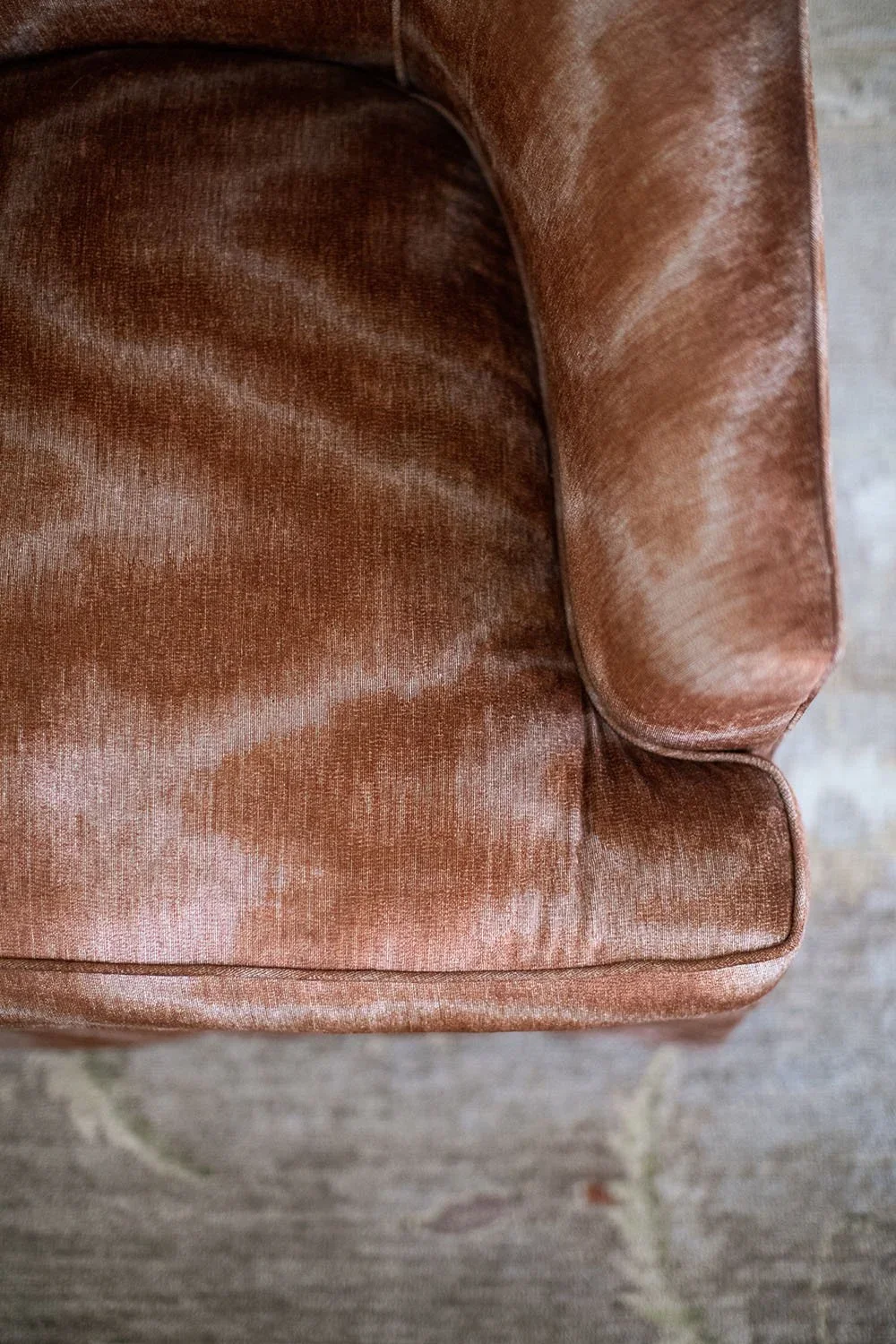 07-upholstered-chair-detail-perfitt-richards-interior-design.webp