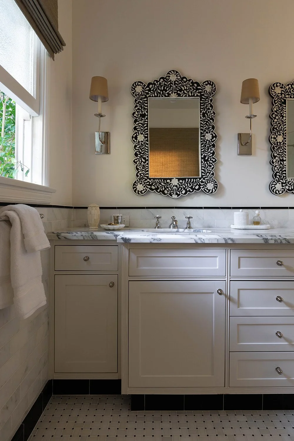 16-mirror-and-vanity-sink-detail-perfitt-richards-interior-design.webp